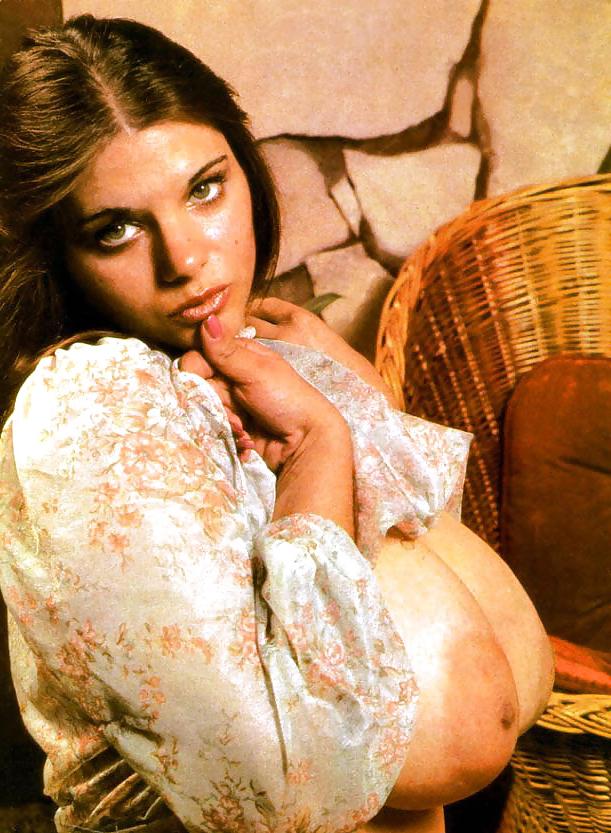 25P Hot Huge Natural Titted Vintage Woman( Mary Waters )Photos