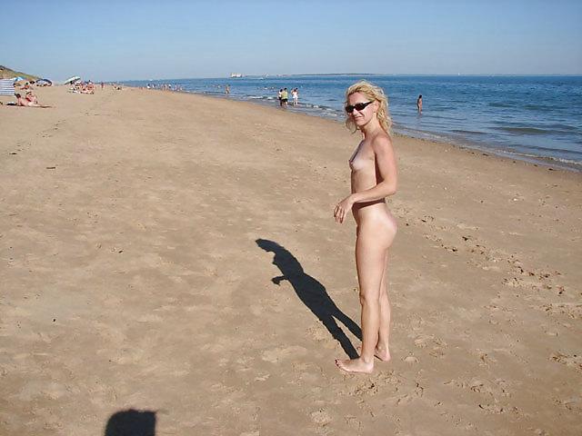 25P Beach photos wife Mila
