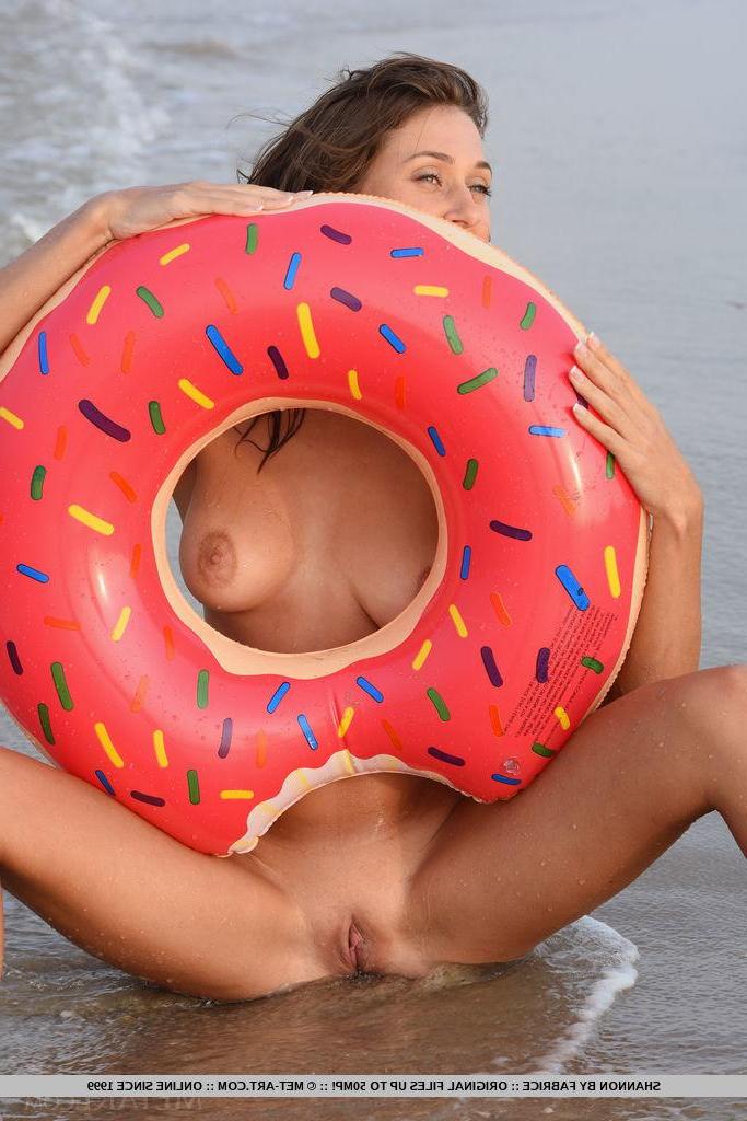18P Brunette hottie Shannon gives you her tight pussy on the beach
