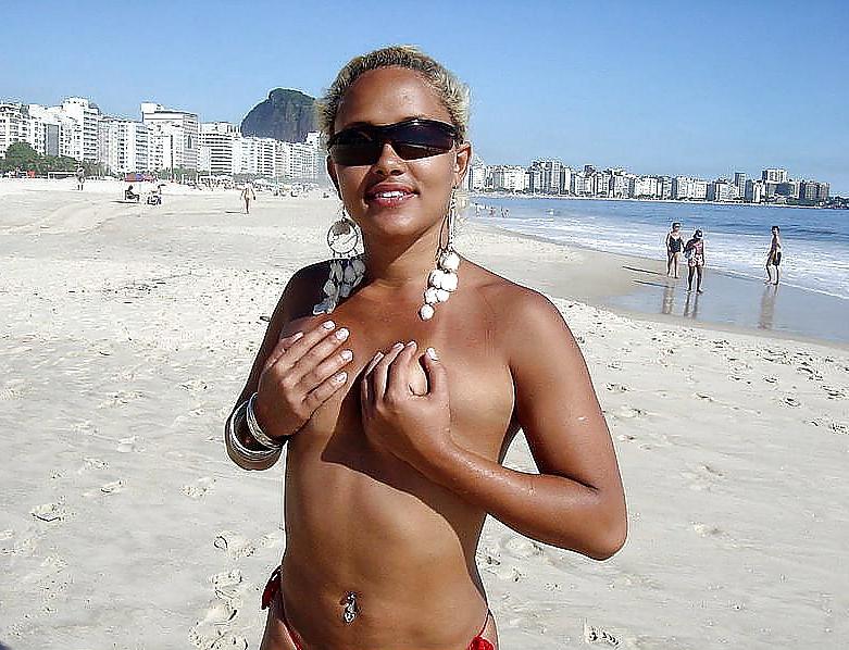 25P Beach Girls 1