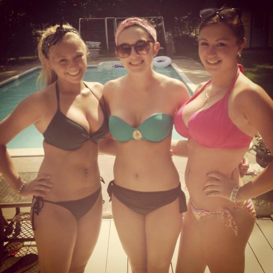 10P Hot and sexy bikini girlfriends flaunt their tight bodies