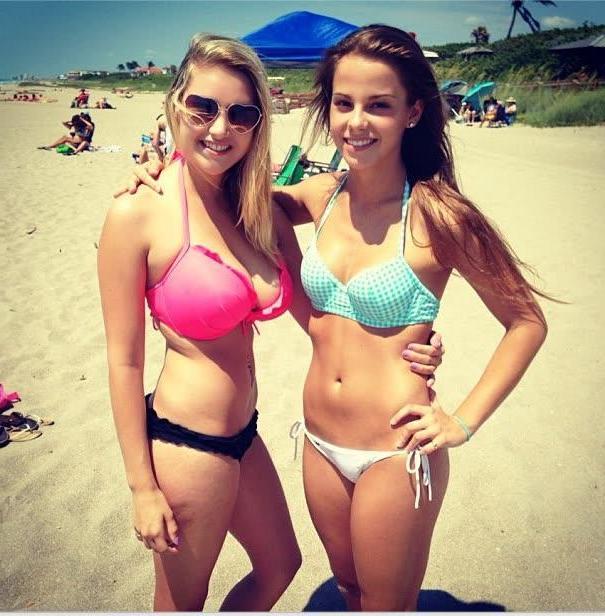 10P Hot and sexy non nude chicks flaunt their tight bodies