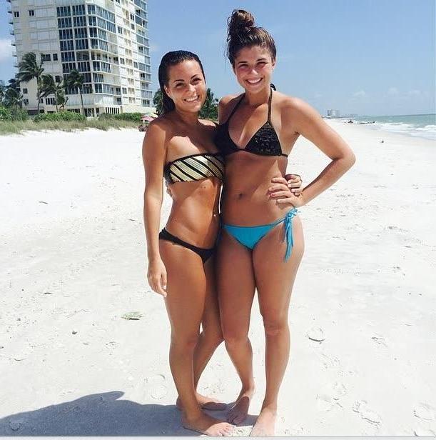 10P Hot and sexy non nude chicks flaunt their tight bodies