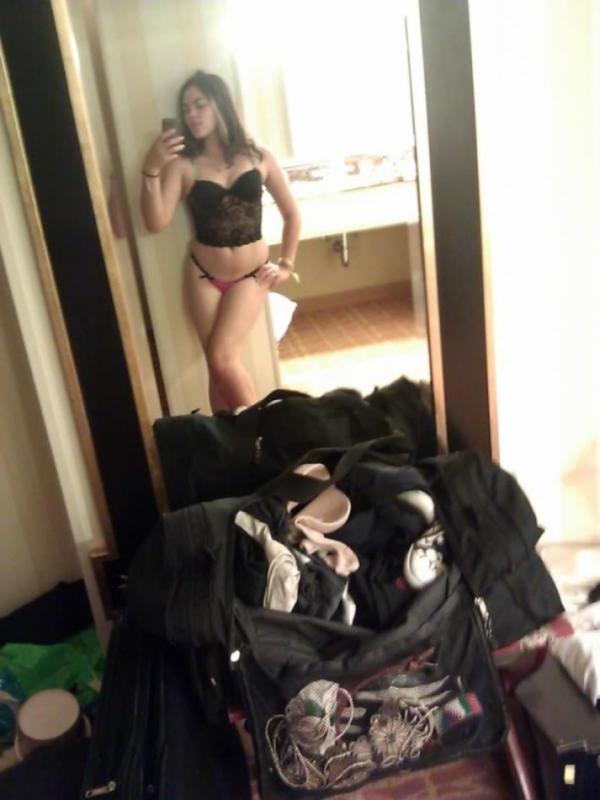 10P Naughty chicks show off their tight bodies while posing