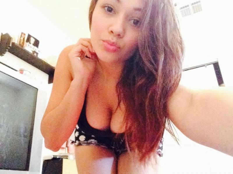 10P Naughty chicks show off their tight bodies while posing