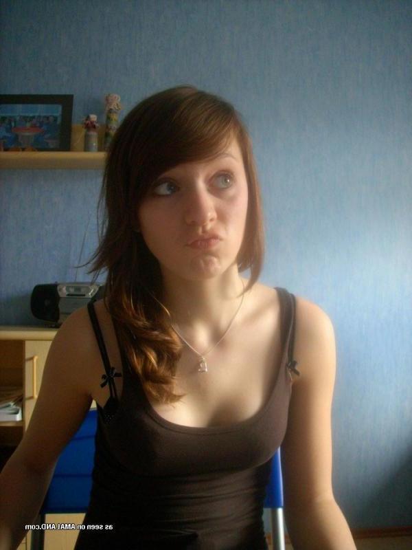 15P Gallery of a naughty girlfriend flashing her perky breasts