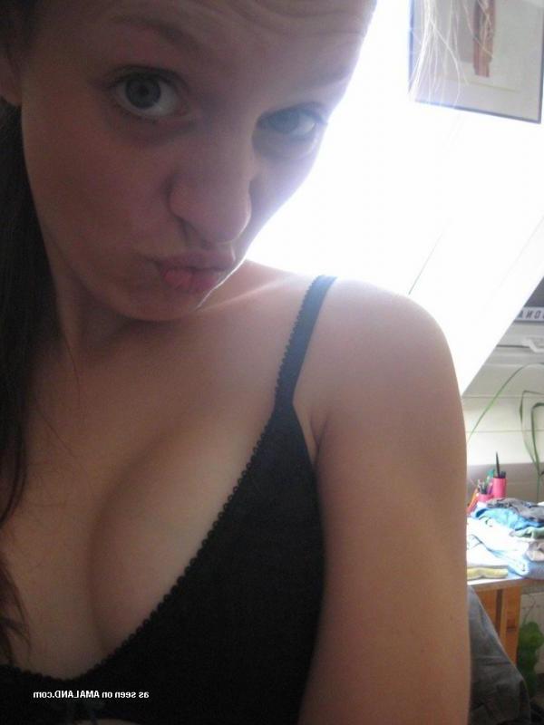 15P Gallery of a naughty girlfriend flashing her perky breasts