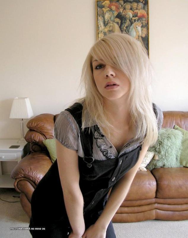 15P Picture compilation of a naughty blonde babe posing