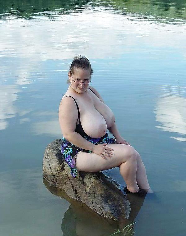 25P MATURE WOMAN 02