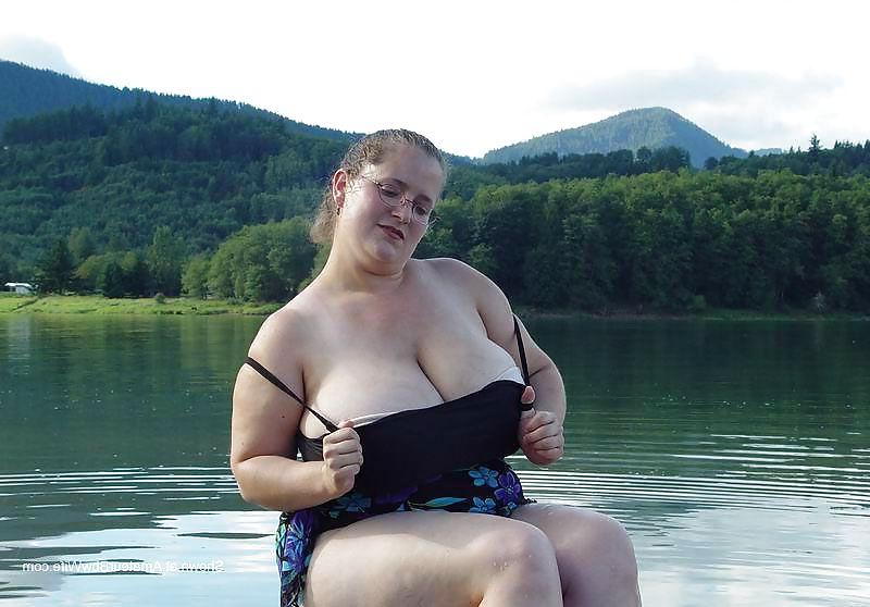 25P MATURE WOMAN 02