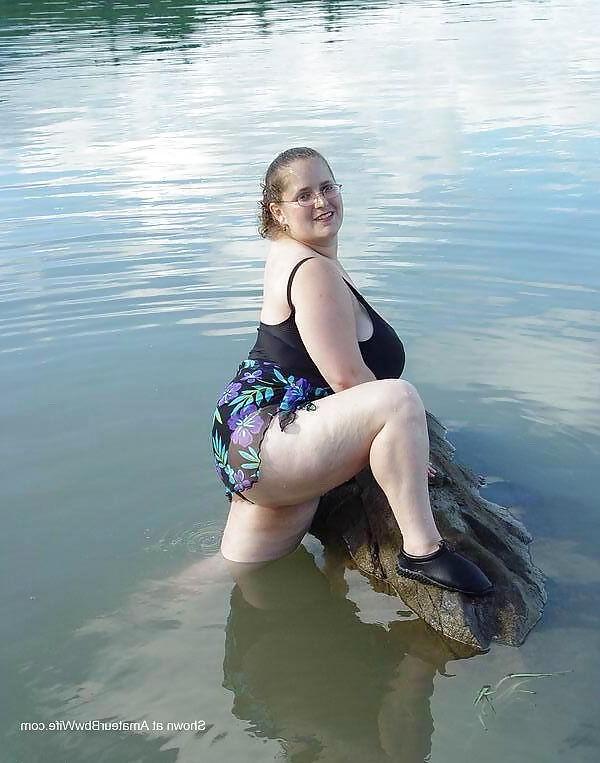 25P MATURE WOMAN 02