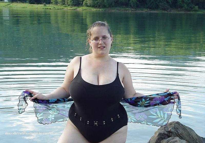 25P MATURE WOMAN 02