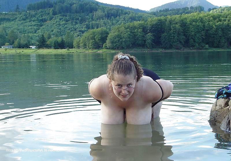 25P MATURE WOMAN 02