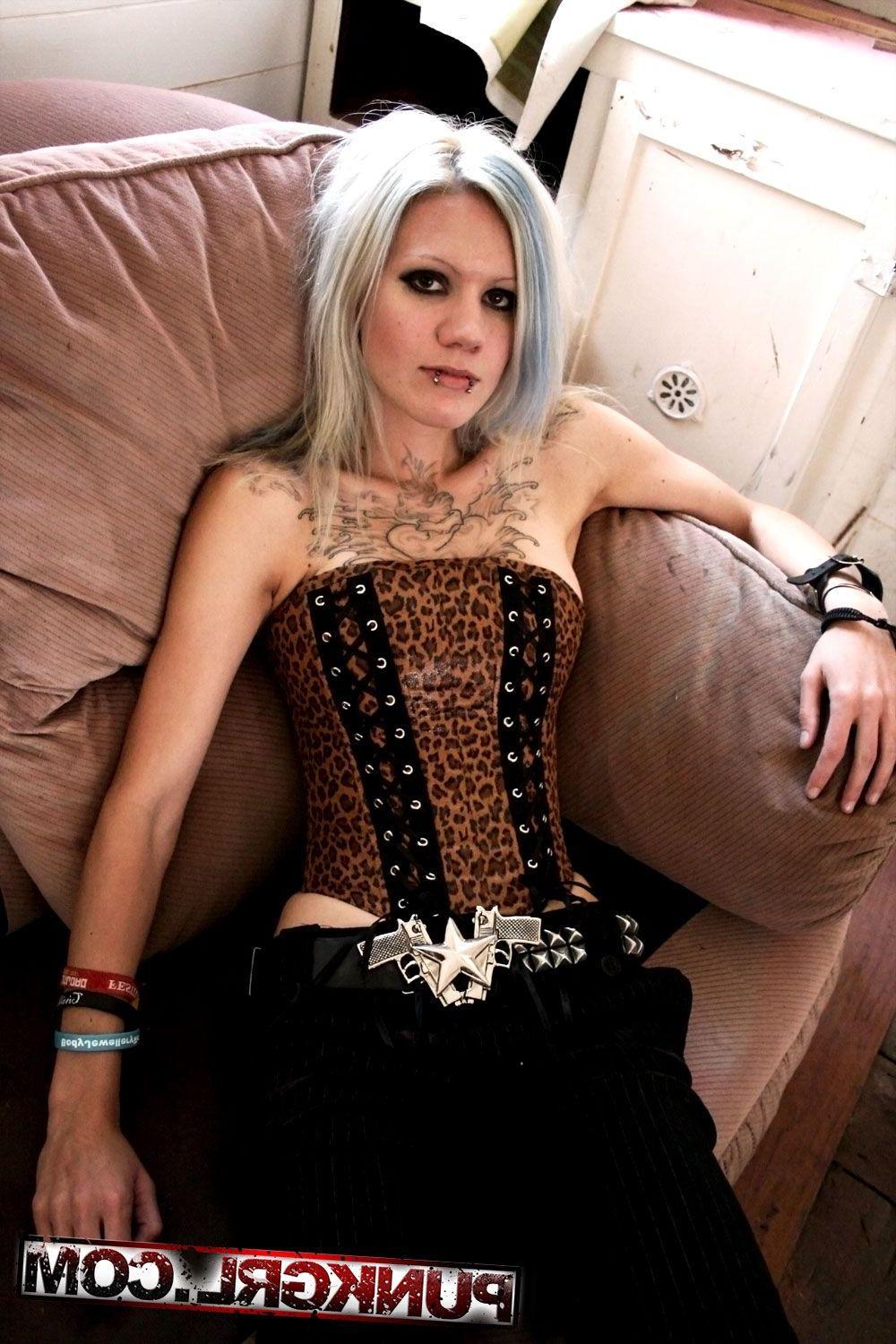 20P Pictures of punk girl Lucky showing you her tits