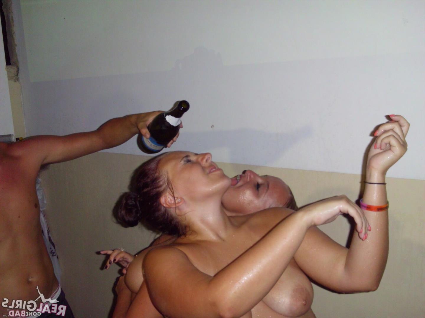 12P Horny college girls go wild in public
