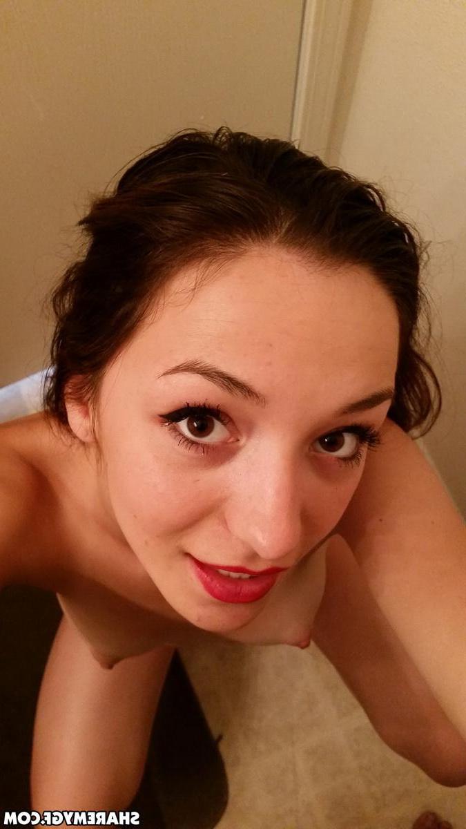 12P Brunette GF takes mirror selfies of her perky tits and round naked ass