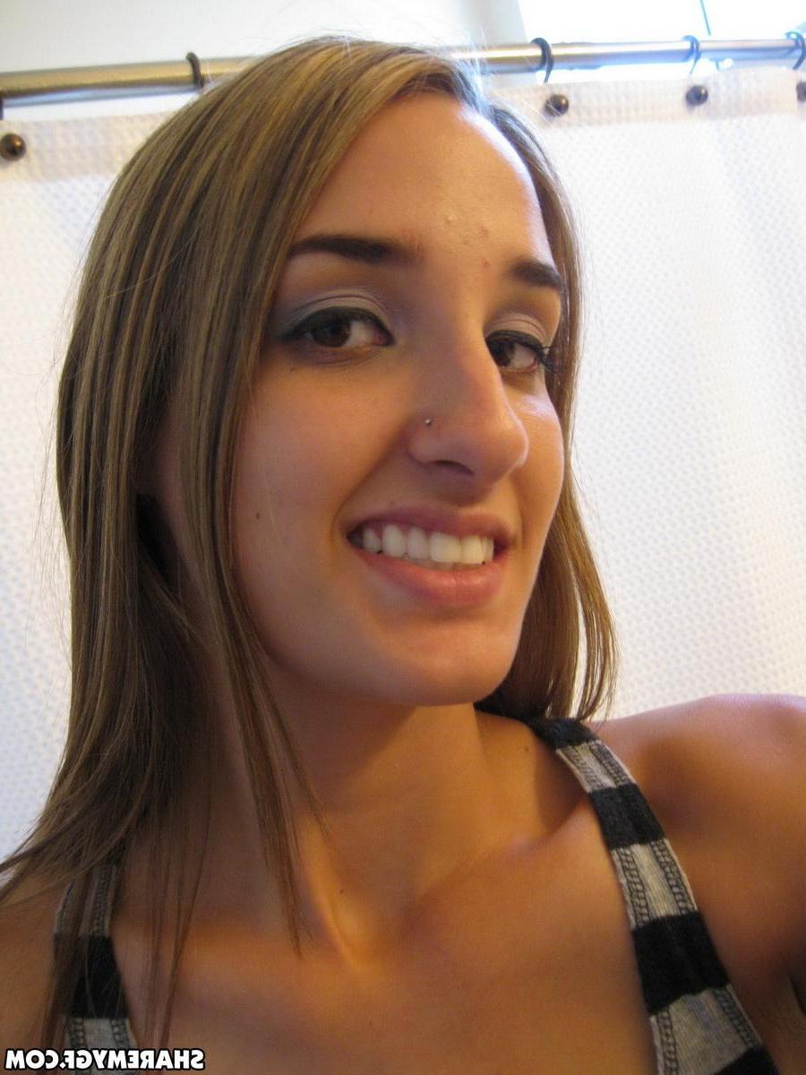 12P Cute girlfriend shows off her perky tits and round ass as she takes selfshot mirror pictures