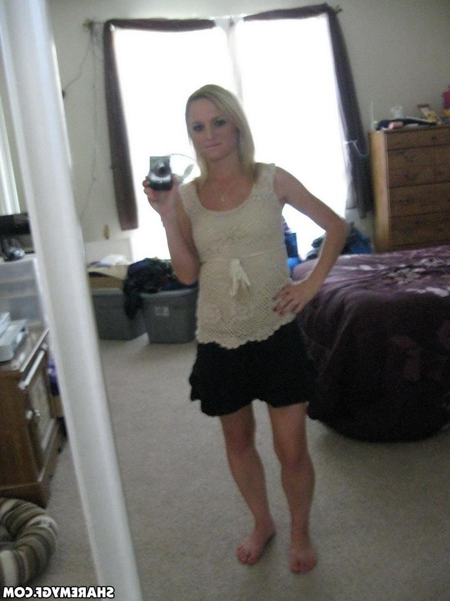 12P Petite blonde girlfriend takes selfies of her boobs and round ass