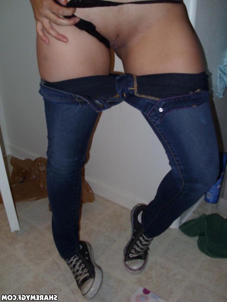 20P Petite blonde GF shares selfies of her hot tight body