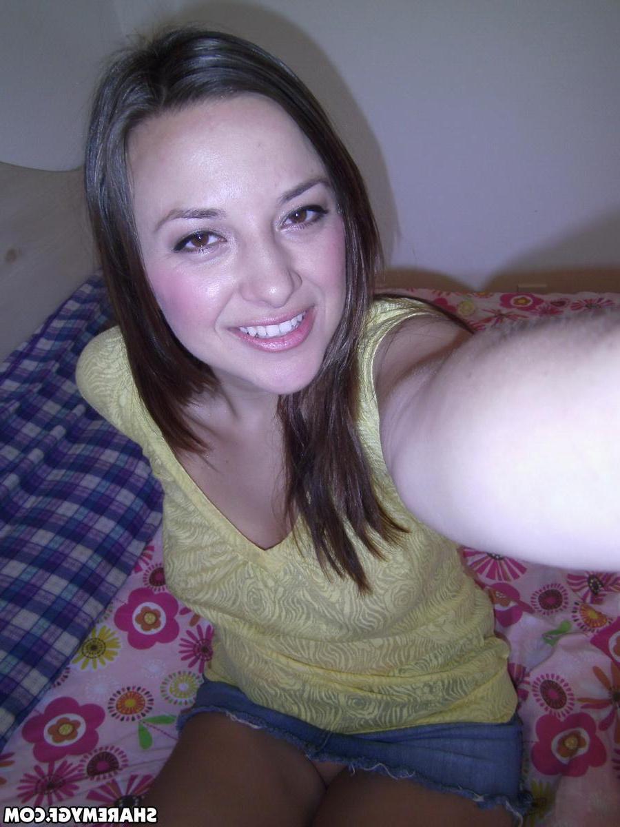 20P Hot brunette amateur takes selfies of her wet pussy