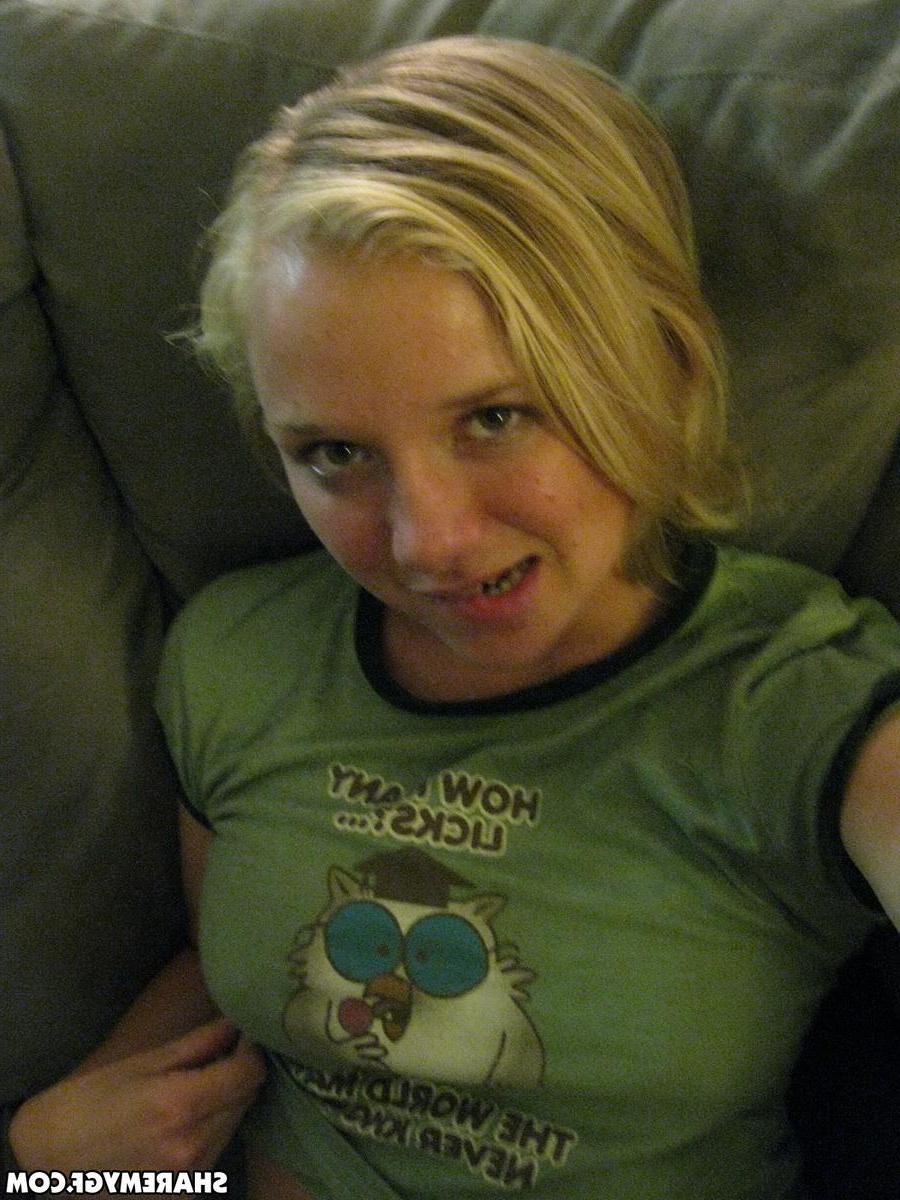 20P Blonde coed takes selfies while masturbating