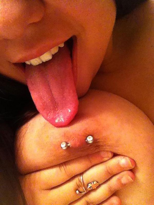 15P Hot college coeds share pics of their bodies