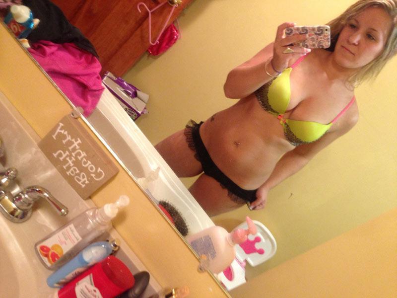 15P Stunning college teens share their hot self shots