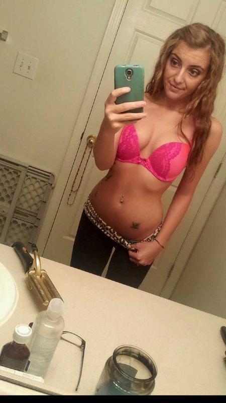 15P Stunning college teens share their hot self shots