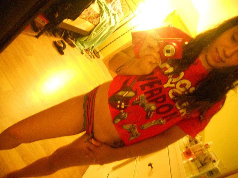 15P Super hot college coeds share selfies of their hotness