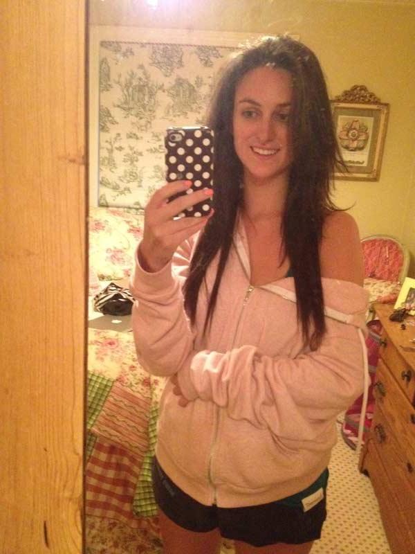 15P Hot college coeds take sexy pics of themselves
