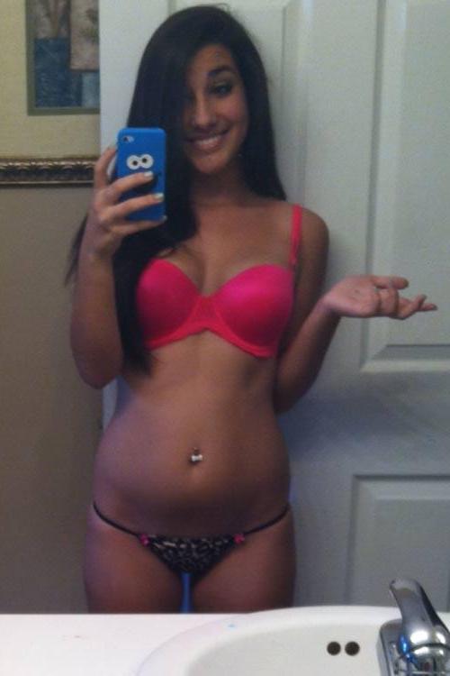 15P Wild college coeds show off their sexy bodies on camera