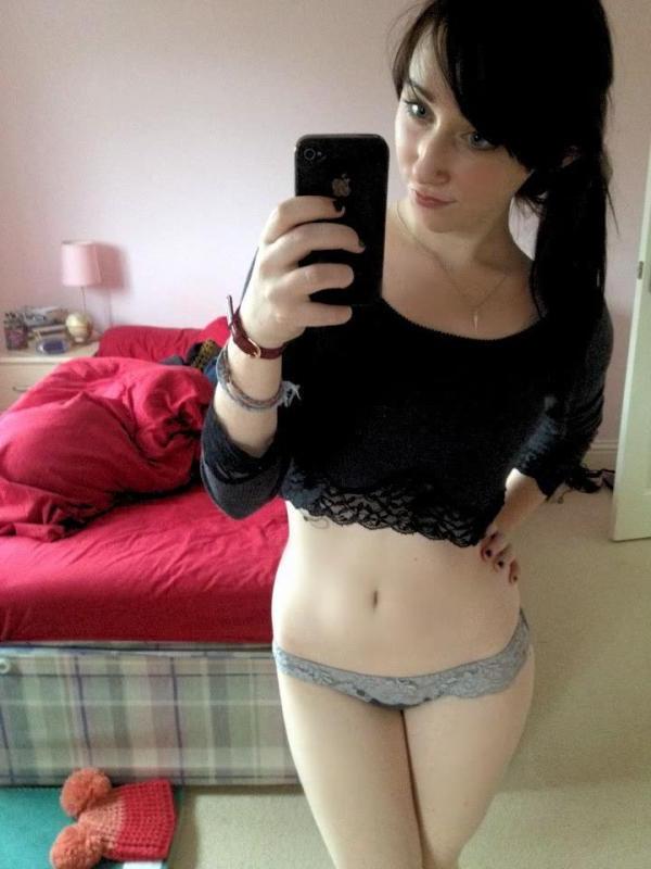 10P Naughty amateur babe flashes her perky tits while camwhoring