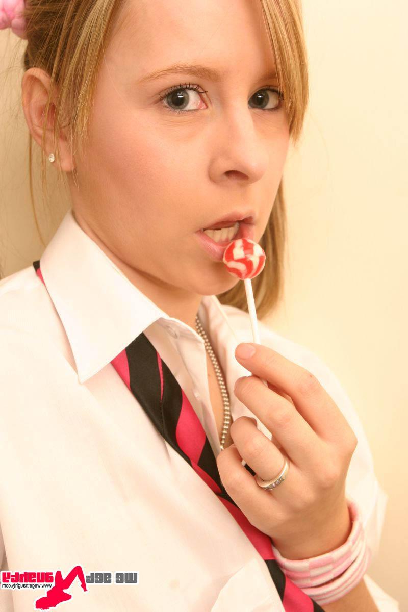 15P Pictures of a schoolgirl stripping naked and waiting for you