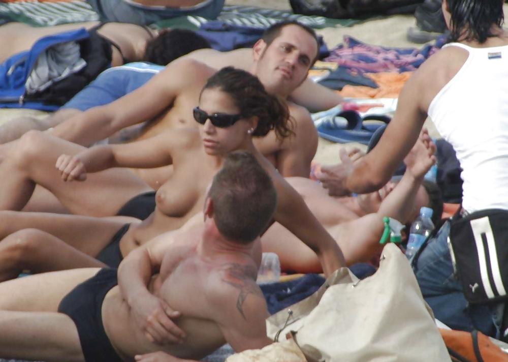 25P Topless Nude Beach 6
