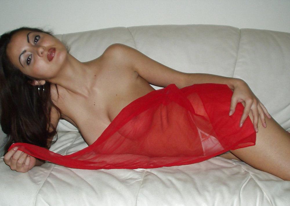 25P Arab Girl Flashing 1