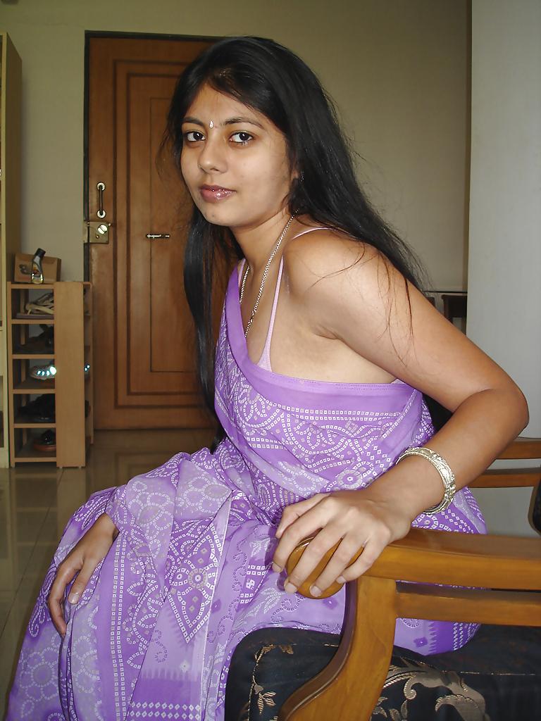 25P Arab Girl Flashing 1