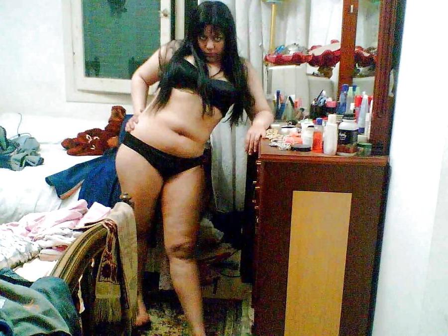 25P Arab Girl Flashing 1