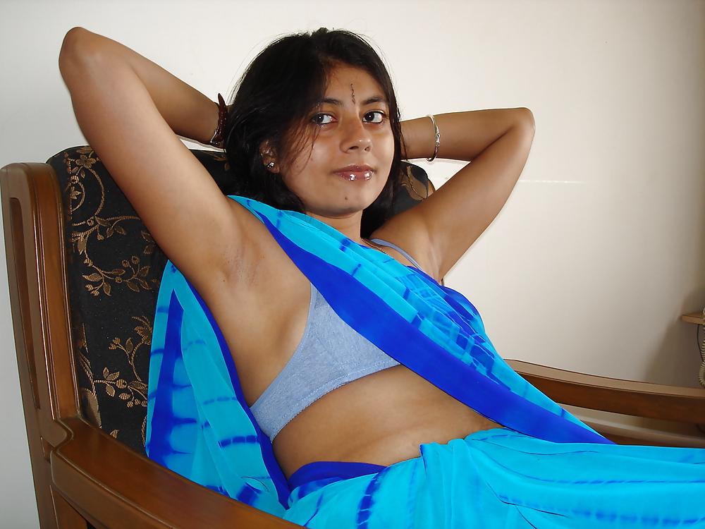 25P Arab Girl Flashing 1