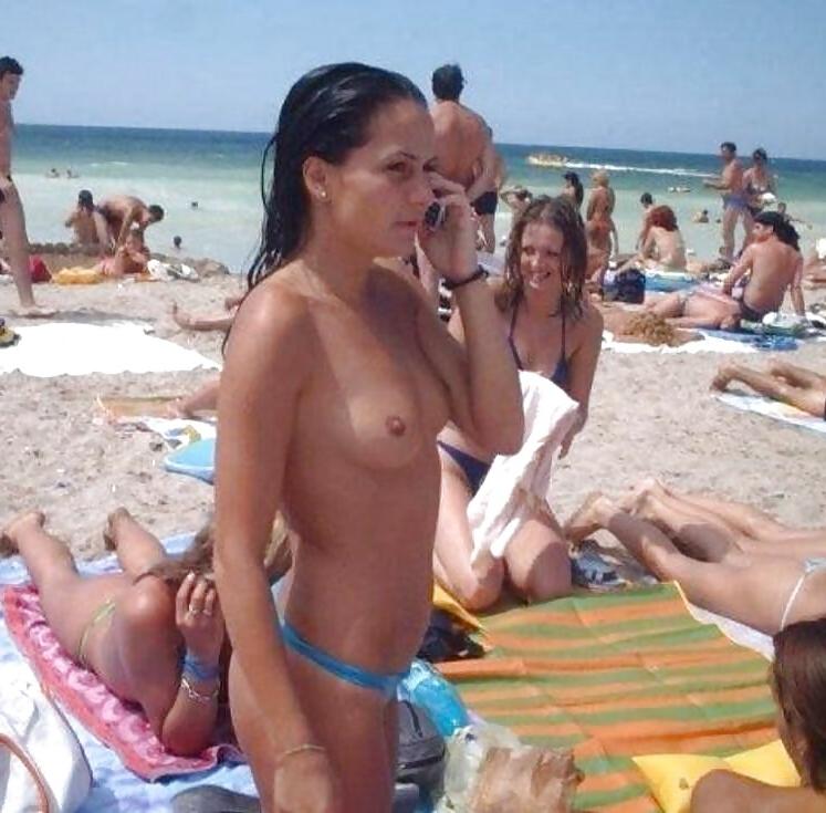 25P Topless Nude Beach 4