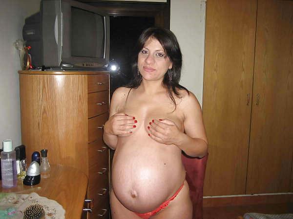 25P Arab Girl Flashing 3
