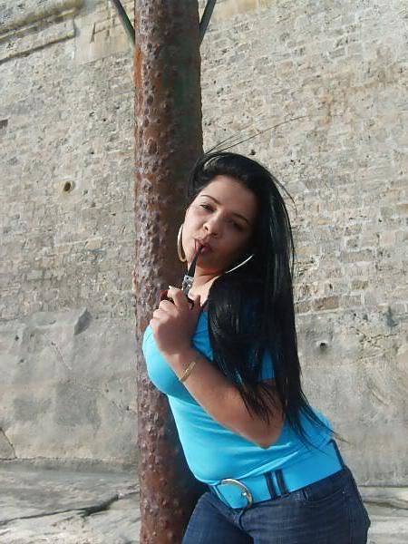 25P Arab Girl Flashing 3