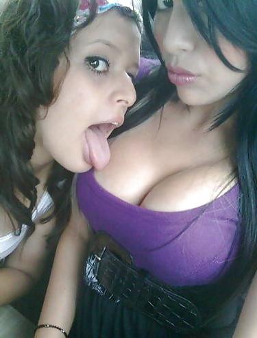 25P Arab Girl Flashing 3