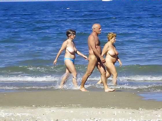 20P Naked beach 150.