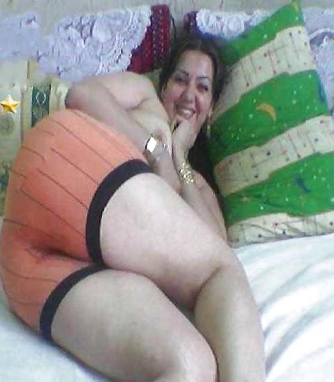 25P Arab Girl Flashing 7