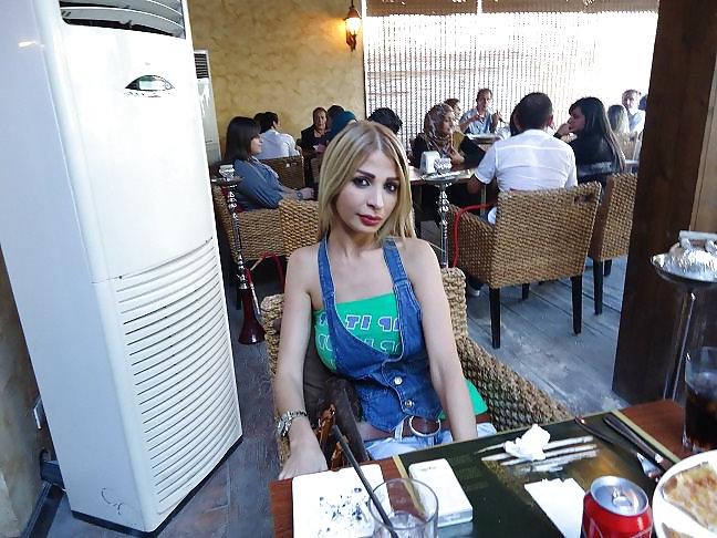 25P Arab Girl Flashing 7
