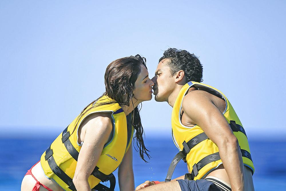 14P Paz Vega looking really great in a Bikini on a Yacht