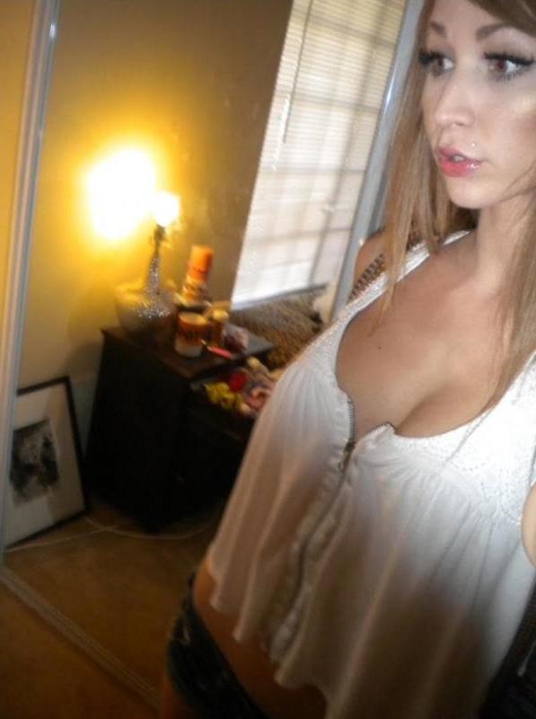 14P Hot college GF shows off her tight body in various sexy outfits