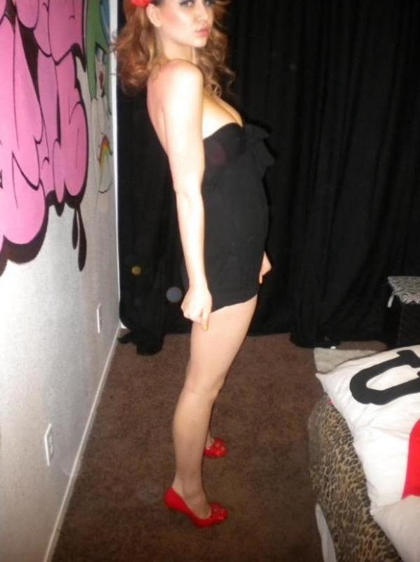 14P Hot college GF shows off her tight body in various sexy outfits