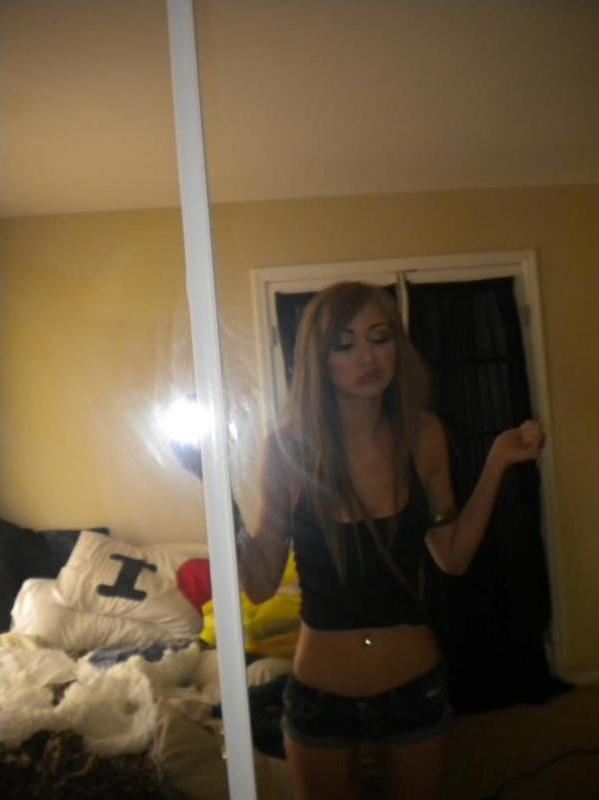 14P Hot college GF shows off her tight body in various sexy outfits
