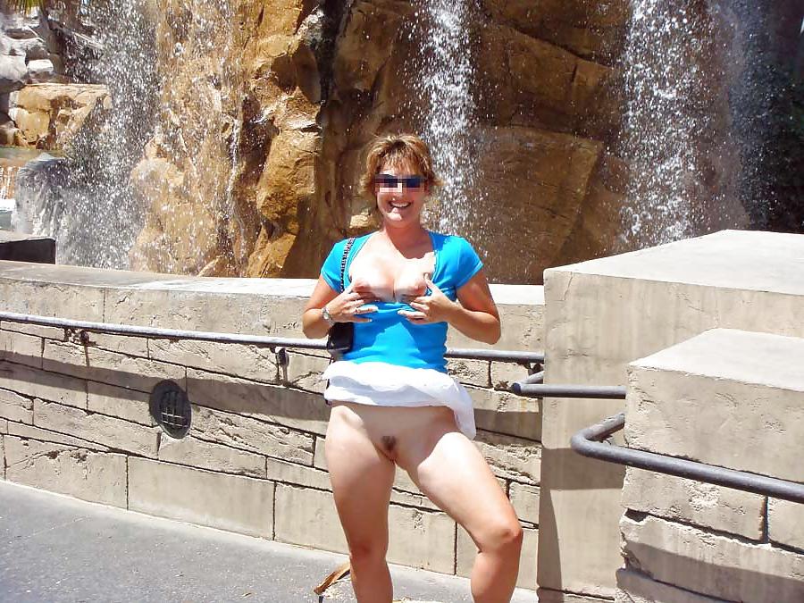 20P Mature moms,wives and milfs